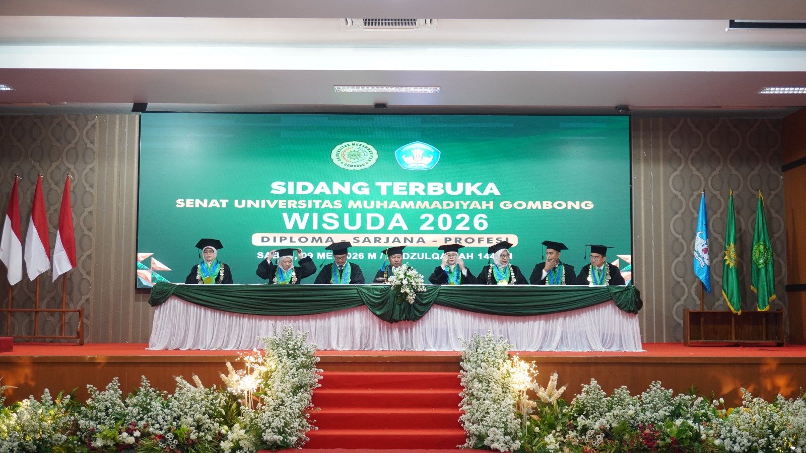 MELAHIRKAN GENERASI PROFESIONAL BERKEMAJUAN, UNIMUGO GELAR WISUDA DAN ANGKAT SUMPAH PROFESI PERIODE I TA 2025/2026