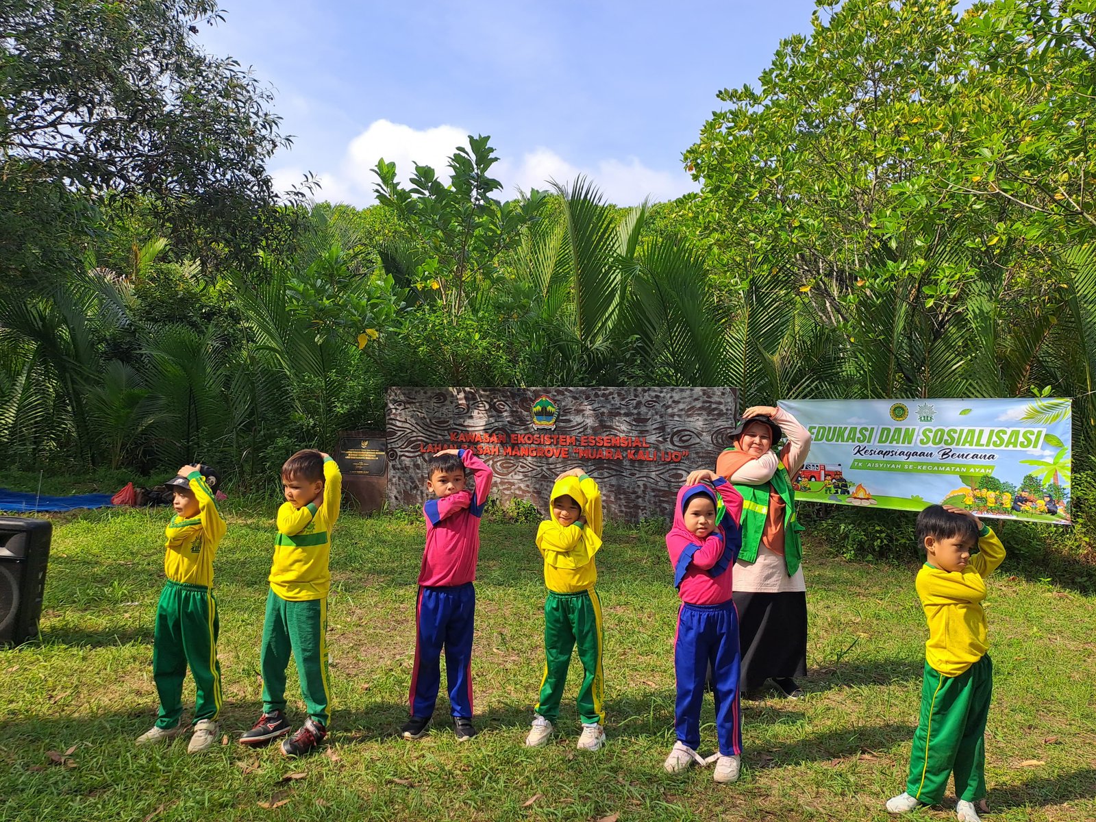 LLHPB PDA Kebumen Tingkatkan Kesiapsiagaan Dini, Ratusan Siswa TK ABA Se-Kecamatan Ayah Ikuti Edukasi Mitigasi Bencana di KEE Mangrove Muara Kali Ijo