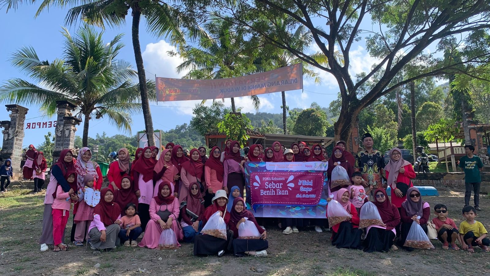 Semarak Milad ke-95 & Muktamar Ke-15 Nasyiatul Aisyiyah: PDNA Kebumen Sebar Benih Ikan & Gelar Upgrading-Outbond Pimpinan